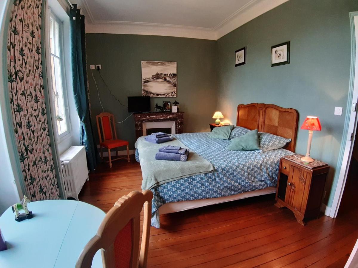 La Garenne Bed and Breakfast Bricquebec Eksteriør billede